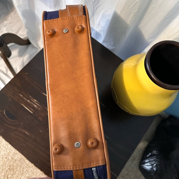 Vintage Zip Up Travel Case. Blue Fabric. No Key. One Handle. Brown Faux Leather - Picture 3 of 8